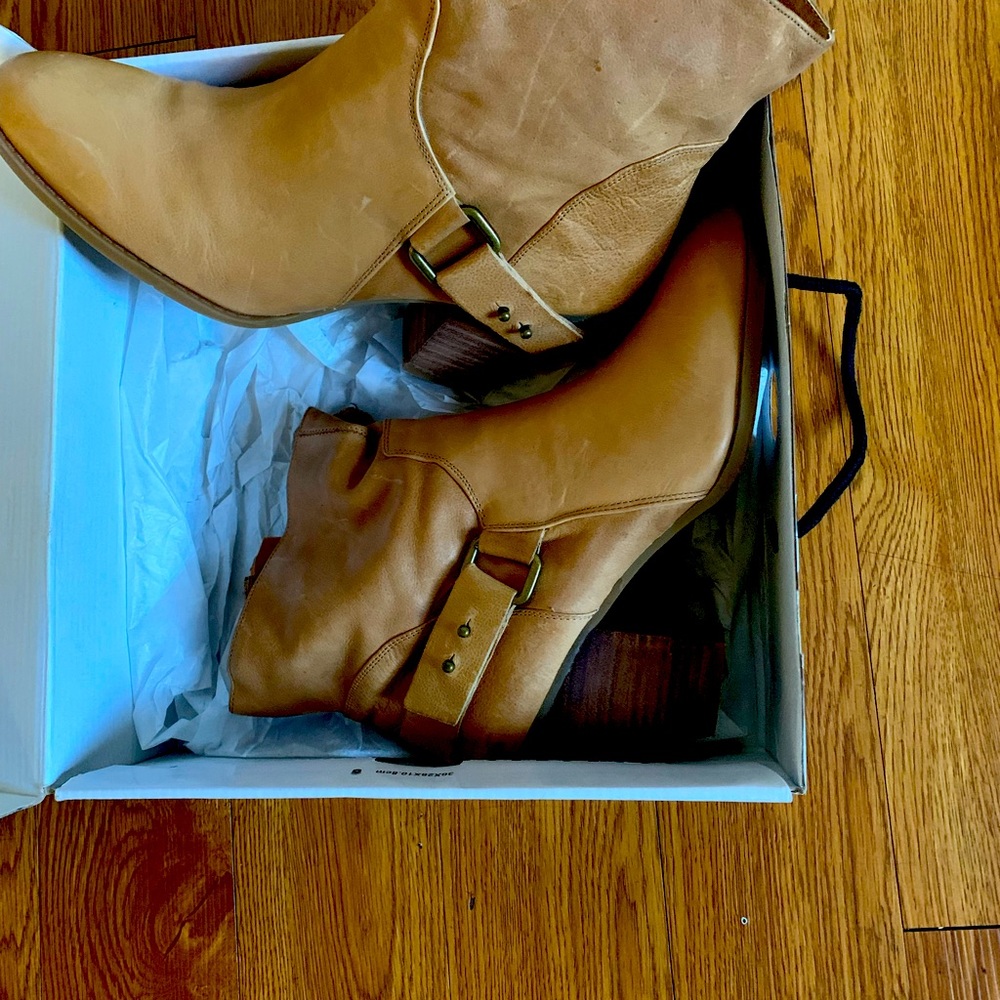 Camel colored Nine West bootie